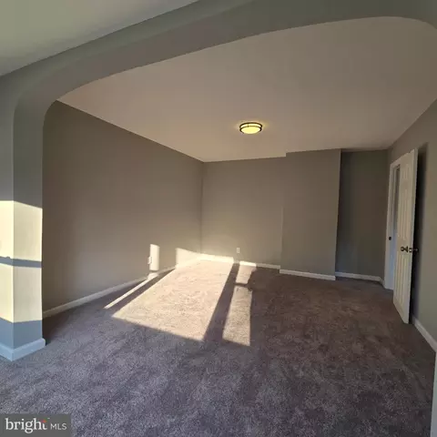 Living - 433 E Maple Ave, Lindenwold, NJ 08021 photo 2 of 6