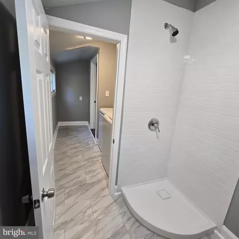 Bath - 433 E Maple Ave, Lindenwold, NJ 08021 photo 3 of 5
