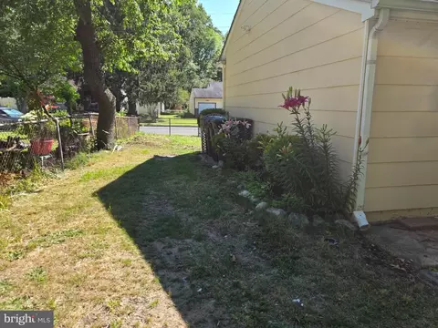 Exterior - 909 Bentley Rd, Lindenwold, NJ 08021 photo 1 of 2