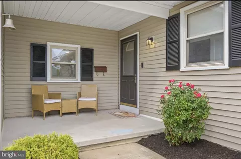 Exterior - 1 Hamilton Dr, Clementon, NJ 08021 photo 2 of 3