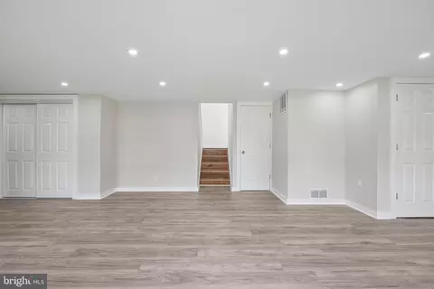 Living - 2310 S Cuthbert Dr, Lindenwold, NJ 08021 photo 1 of 8