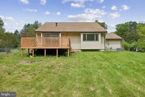 Exterior - 2310 S Cuthbert Dr, Lindenwold, NJ 08021 photo 3 of 6