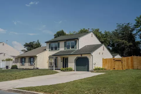 28 Cherry Cir, Blackwood, NJ 08012