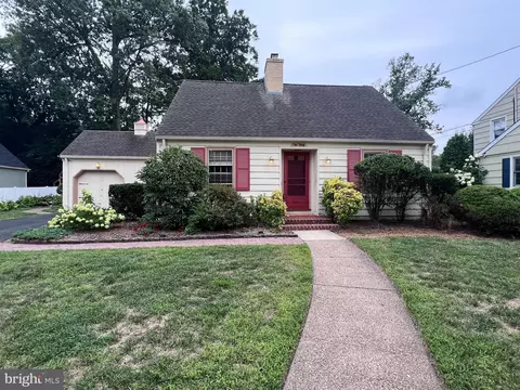 220 Hickory Ln, Haddonfield, NJ 08033