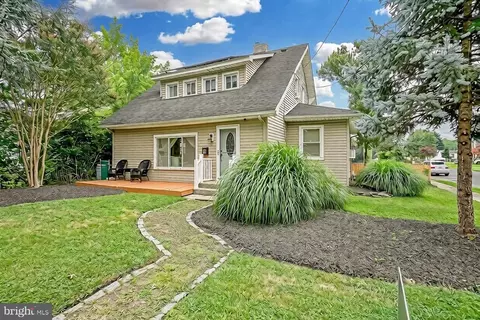 1014 W Kings Hwy, Mount Ephraim, NJ 08059