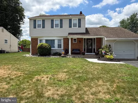 505 Mackin Dr, Cherry Hill, NJ 08002