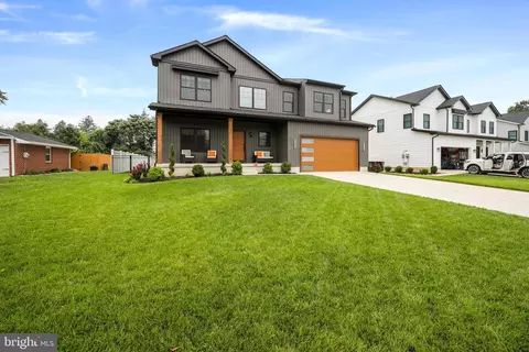 Exterior - 17 Bishop Ave, Berlin, NJ 08009 photo 6 of 10