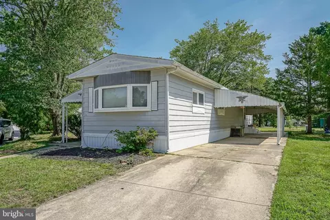 74 Colonial Dr, Chesilhurst, NJ 08089