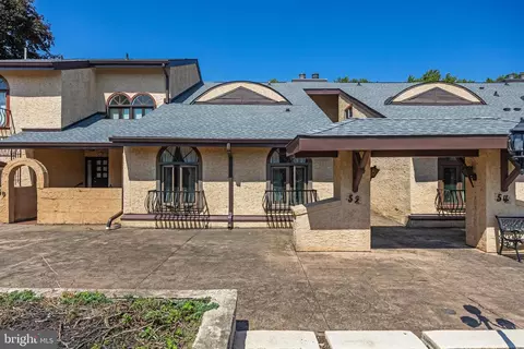 301 Browning Ln #52, Cherry Hill, NJ 08003