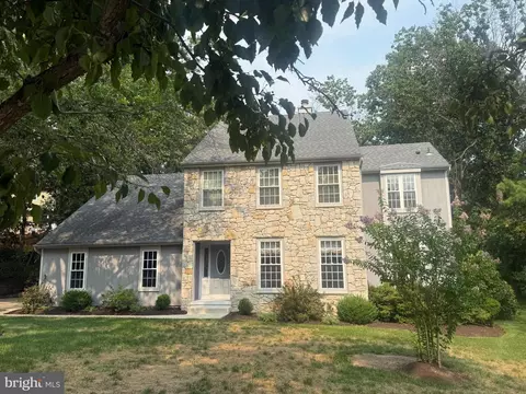 8 Whyte Ct, Voorhees, NJ 08043