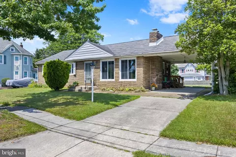 319 W Monroe Ave, Magnolia, NJ 08049