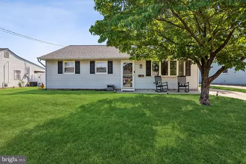 469 Windsor Dr, Bellmawr, NJ 08031