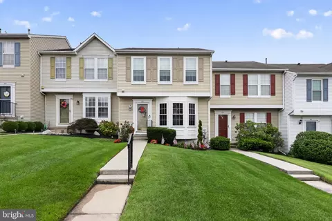 81 Pebble Ln, Blackwood, NJ 08012