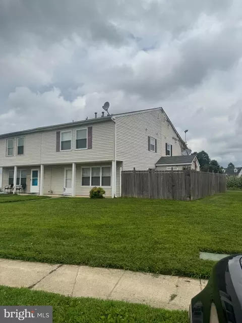 3 Locust Ct, Sicklerville, NJ 08081