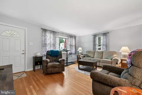 902 Spruce Ave, Oaklyn, NJ 08107
