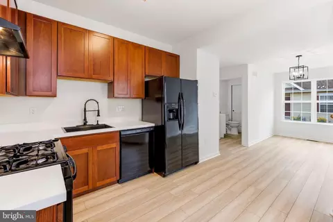 402 Emerson Ct, Clementon, NJ 08021