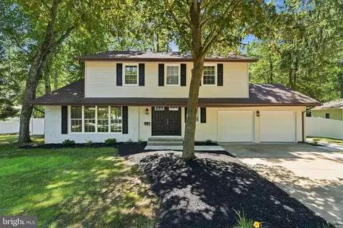 8 Villanova Ct, Berlin, NJ 08009