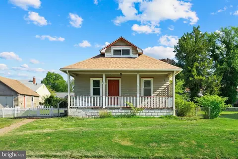 327 4th Ave, Glendora, NJ 08029