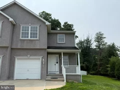 2 Juniper Ln, Blackwood, NJ 08012