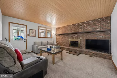 Living - 3 Grant Dr, Clementon, NJ 08021 photo 1 of 3