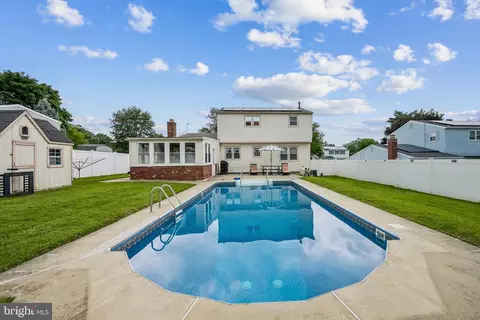 Exterior - 3 Grant Dr, Clementon, NJ 08021 photo 2 of 7