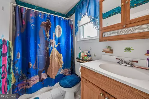 Bath - 3 Grant Dr, Clementon, NJ 08021 photo 2 of 2
