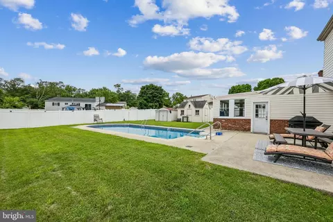 Exterior - 3 Grant Dr, Clementon, NJ 08021 photo 5 of 7