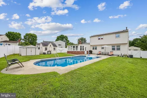 Exterior - 3 Grant Dr, Clementon, NJ 08021 photo 6 of 7