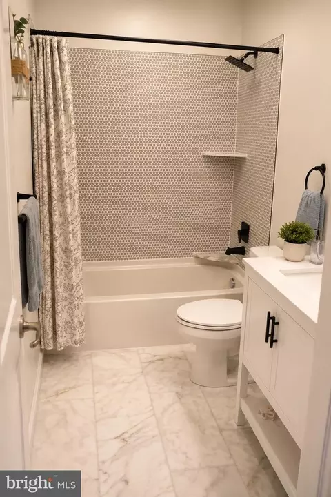 Bath - 21 Rowand Way E, Clementon, NJ 08021 photo 2 of 4