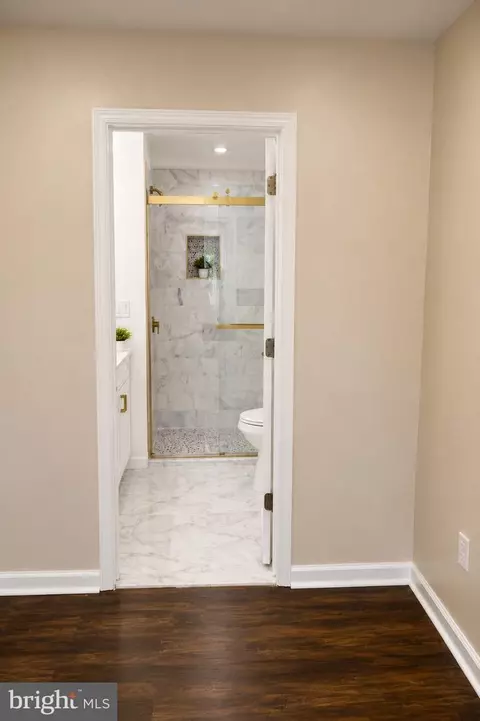 Entry Way - 21 Rowand Way E, Clementon, NJ 08021 photo 3 of 4