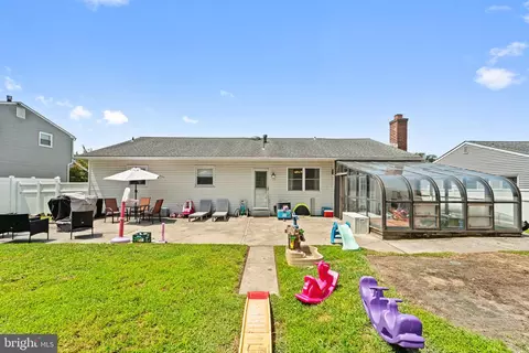 Exterior - 21 Grant Dr, Clementon, NJ 08021 photo 3 of 4