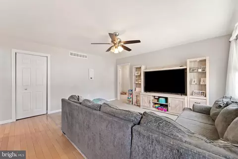 Living - 21 Grant Dr, Clementon, NJ 08021 photo 1 of 1