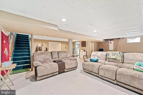 Entry Way - 21 Grant Dr, Clementon, NJ 08021 photo 7 of 7