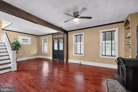 Living - 524 Beech Ave, Laurel Springs, NJ 08021 photo 5 of 7