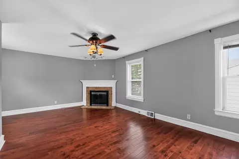 Living - 524 Beech Ave, Laurel Springs, NJ 08021 photo 6 of 7