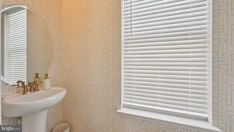 Entry Way - 33 Clementon Rd E, Gibbsboro, NJ 08026 photo 12 of 15