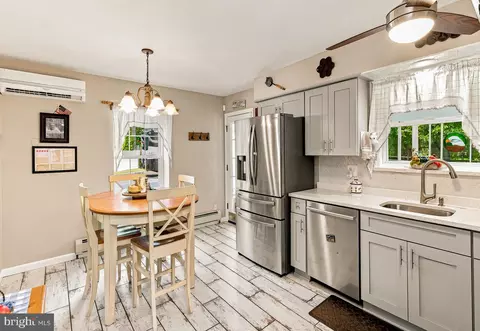 Kitchen - 15 Eagle Ct, Sicklerville, NJ 08081 photo 3 of 3
