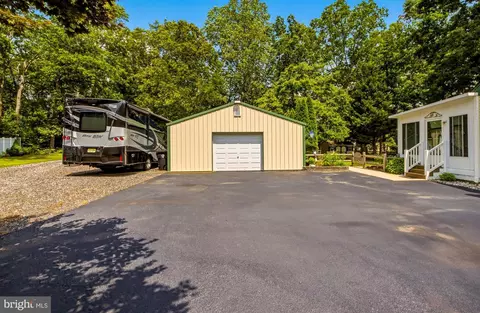 Exterior - 15 Eagle Ct, Sicklerville, NJ 08081 photo 6 of 7