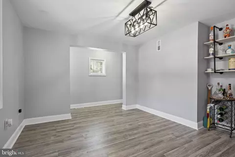 Entry Way - 501 Rhoads Ave, Haddonfield, NJ 08033 photo 2 of 4