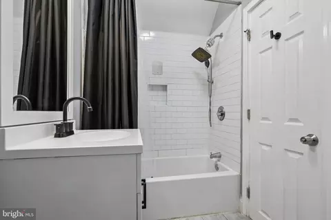 Bath - 501 Rhoads Ave, Haddonfield, NJ 08033 photo 2 of 2