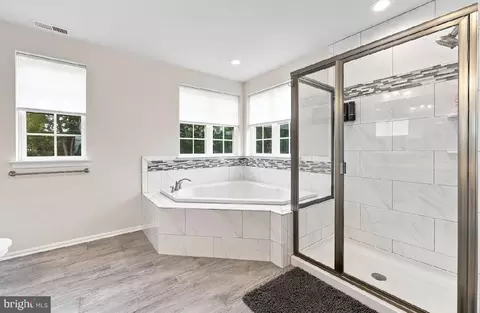 Bath - 7 Champlain St, Sicklerville, NJ 08081 photo 2 of 3
