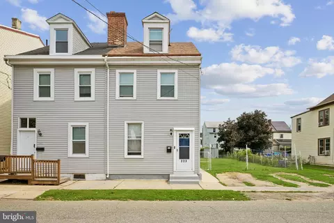 223 Hudson St, Gloucester City, NJ 08030