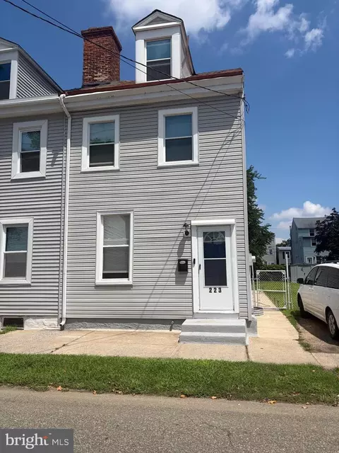 223 Hudson St, Gloucester City, NJ 08030