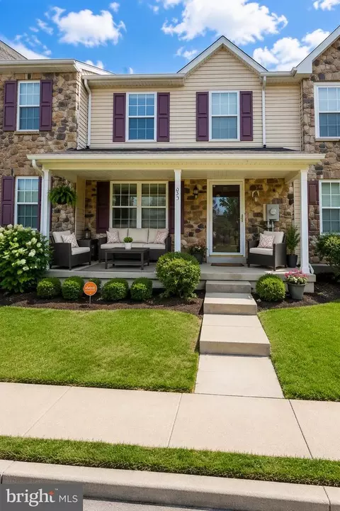 53 Normans Ford Dr, Sicklerville, NJ 08081
