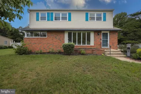 6 Sunset Dr, Voorhees, NJ 08043