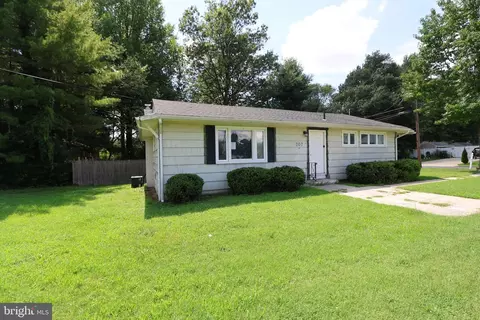 707 Beechwood Ave, Cherry Hill, NJ 08002