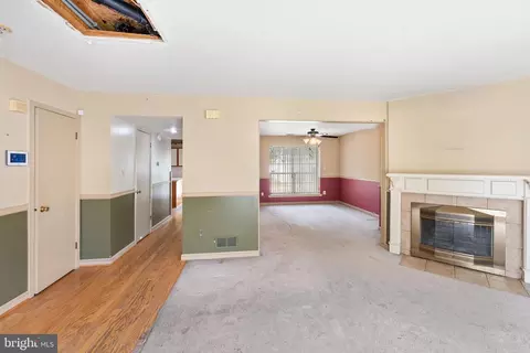 Living - 5 Glenn Alpine Ct, Clementon, NJ 08021 photo 5 of 5