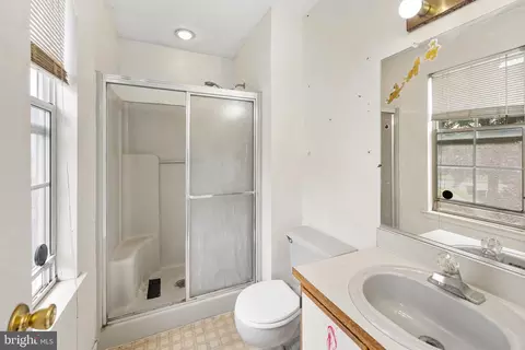 Bath - 5 Glenn Alpine Ct, Clementon, NJ 08021 photo 2 of 6