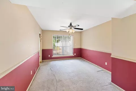 Living - 5 Glenn Alpine Ct, Clementon, NJ 08021 photo 4 of 5