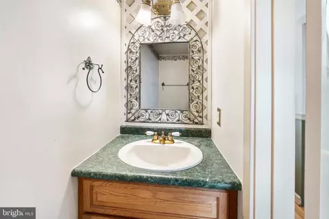 Bath - 5 Glenn Alpine Ct, Clementon, NJ 08021 photo 1 of 6